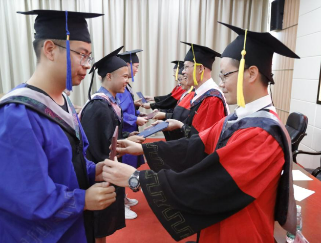 大学结业证和毕业证区别_结业证书与毕业证书含义_大学毕业证